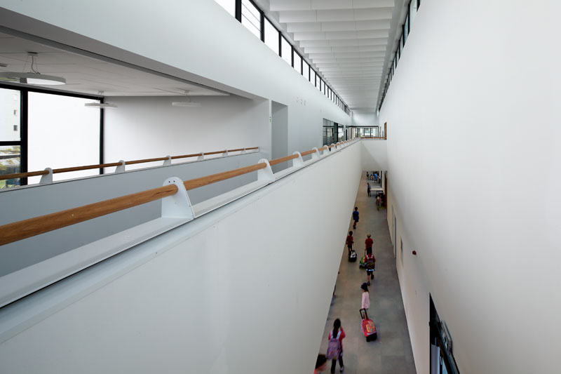 מסדרון בית ספר מעוצב